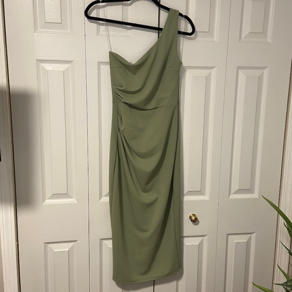 NWT Windsor One Shoulder Midi Dress in Sage Green - S